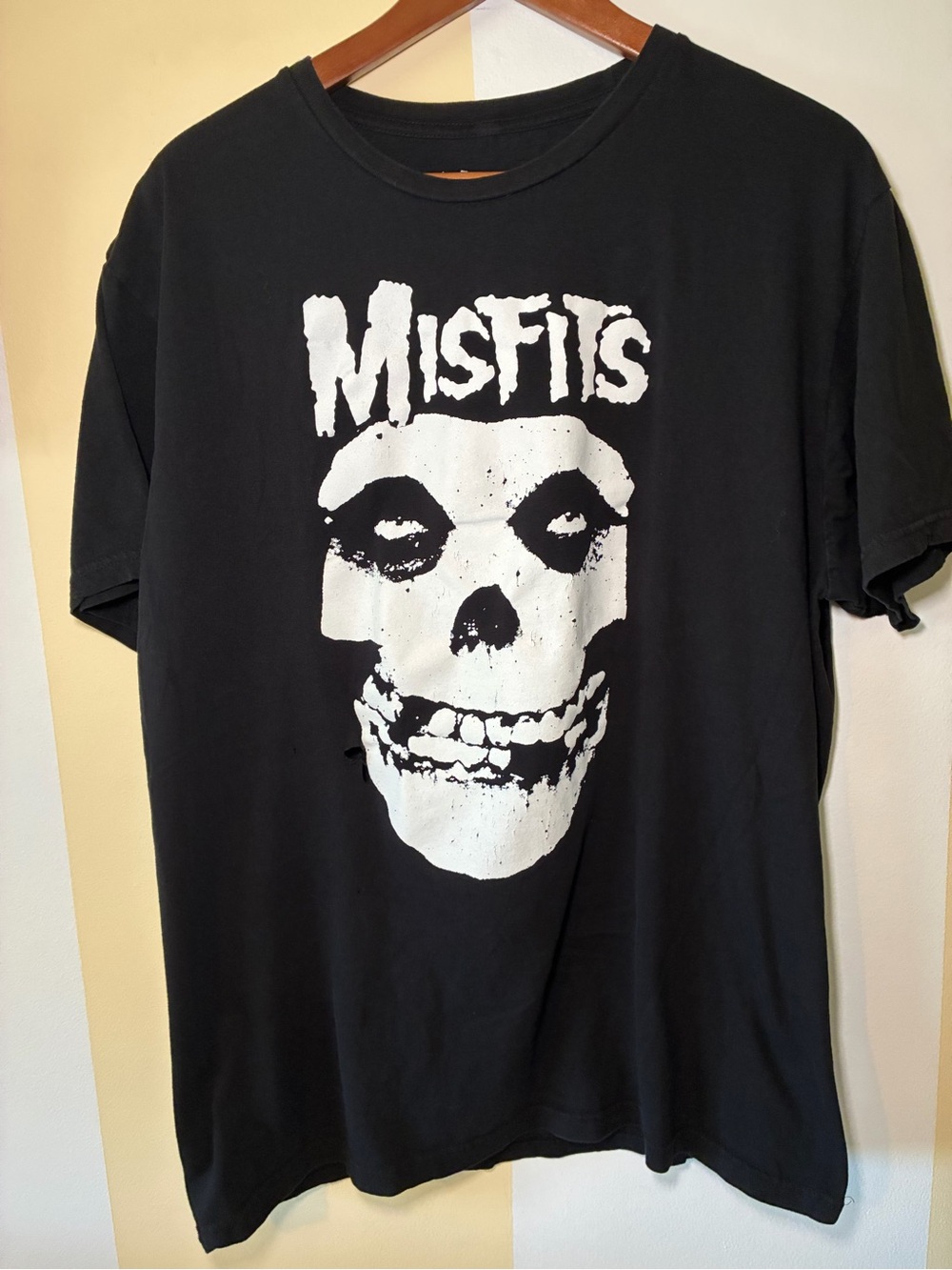 ⁠Misfits Fiend Skull Crimson Ghost Punk Rock Band Graphic T Shirt XL distressed